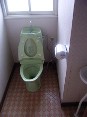 トイレリフォーム -施工前-